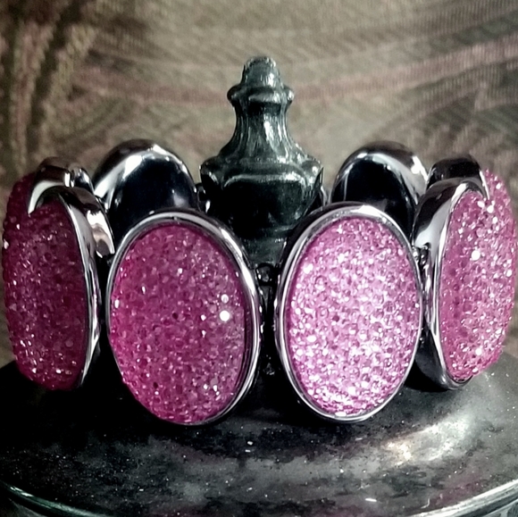 *4for$20* Ruby oval stretch bracelet - Picture 2 of 2